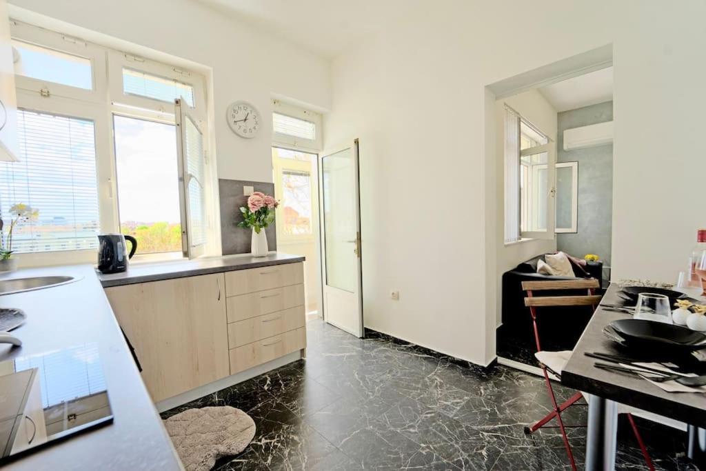 Cozy 1-Bedroom Flat In The Very Center Of Sofia Eksteriør billede
